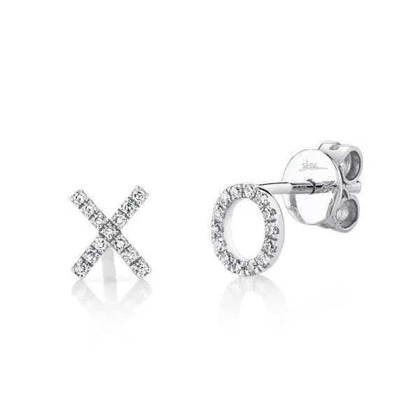 Shy Creation Stud Earrings in 14K White Gold with Round Brilliant Diamonds.