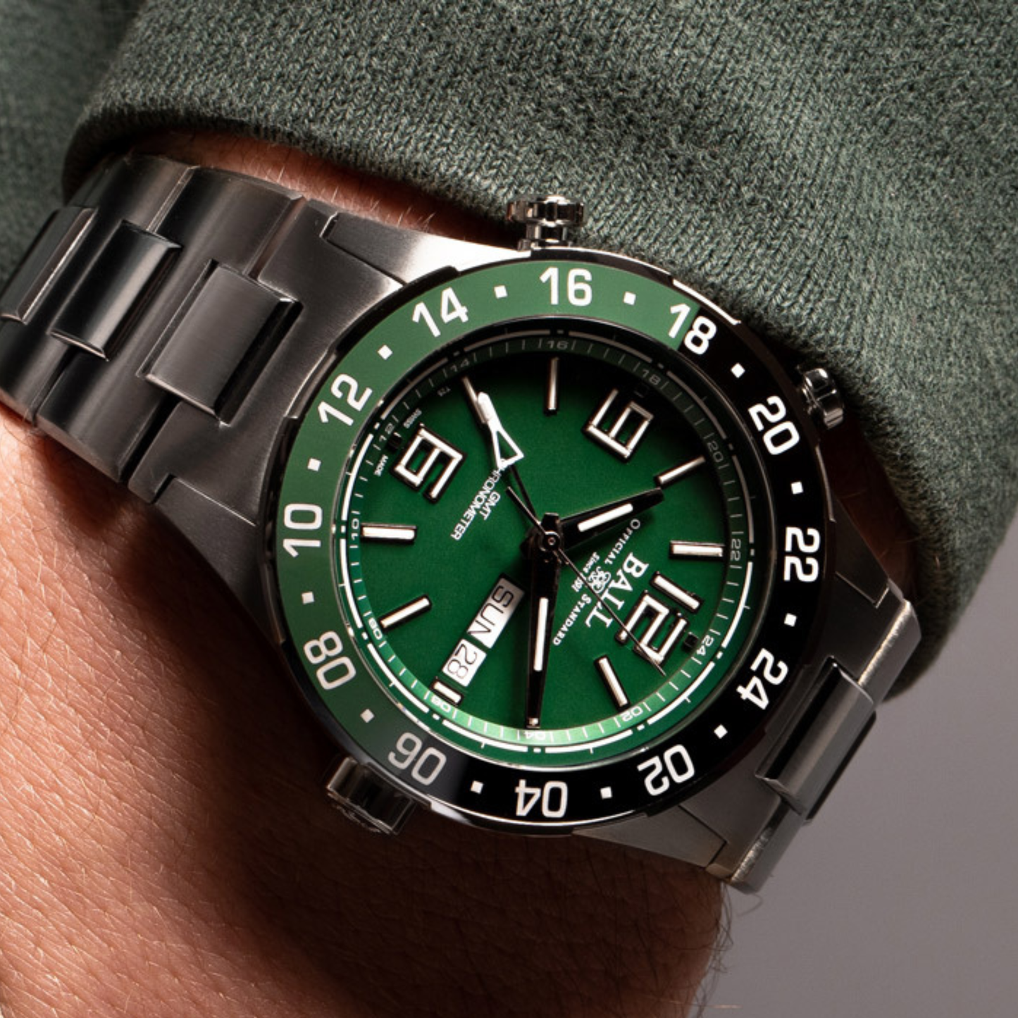 BALL Roadmaster Marine GMT Titanium Black Dial Automatic Watch 40mm