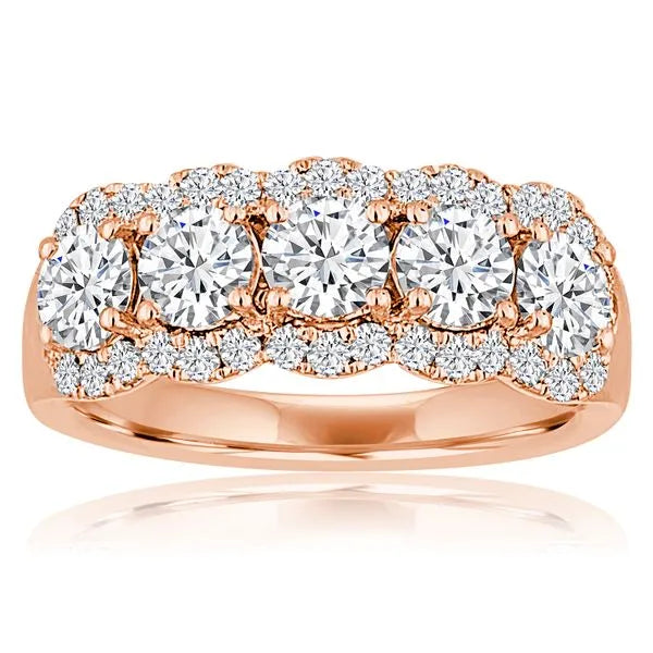 This gold 14K Rose' Gold rose wedding band features a pavé style with a pavé setting. The design is accented with diamonds totaling about 0.55 carats.