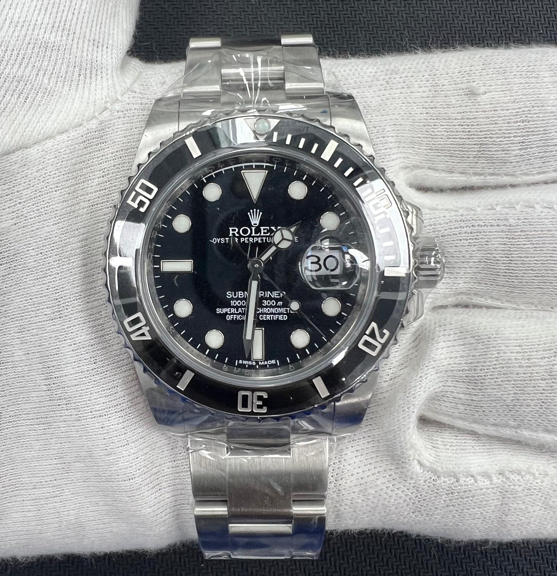 ROLEX SUBMARINER DATE - View 1