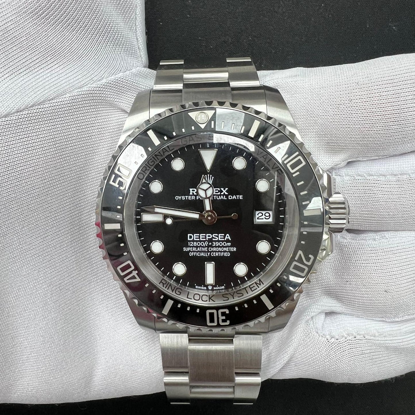 ROLEX SUBMARINER DATE - View 1