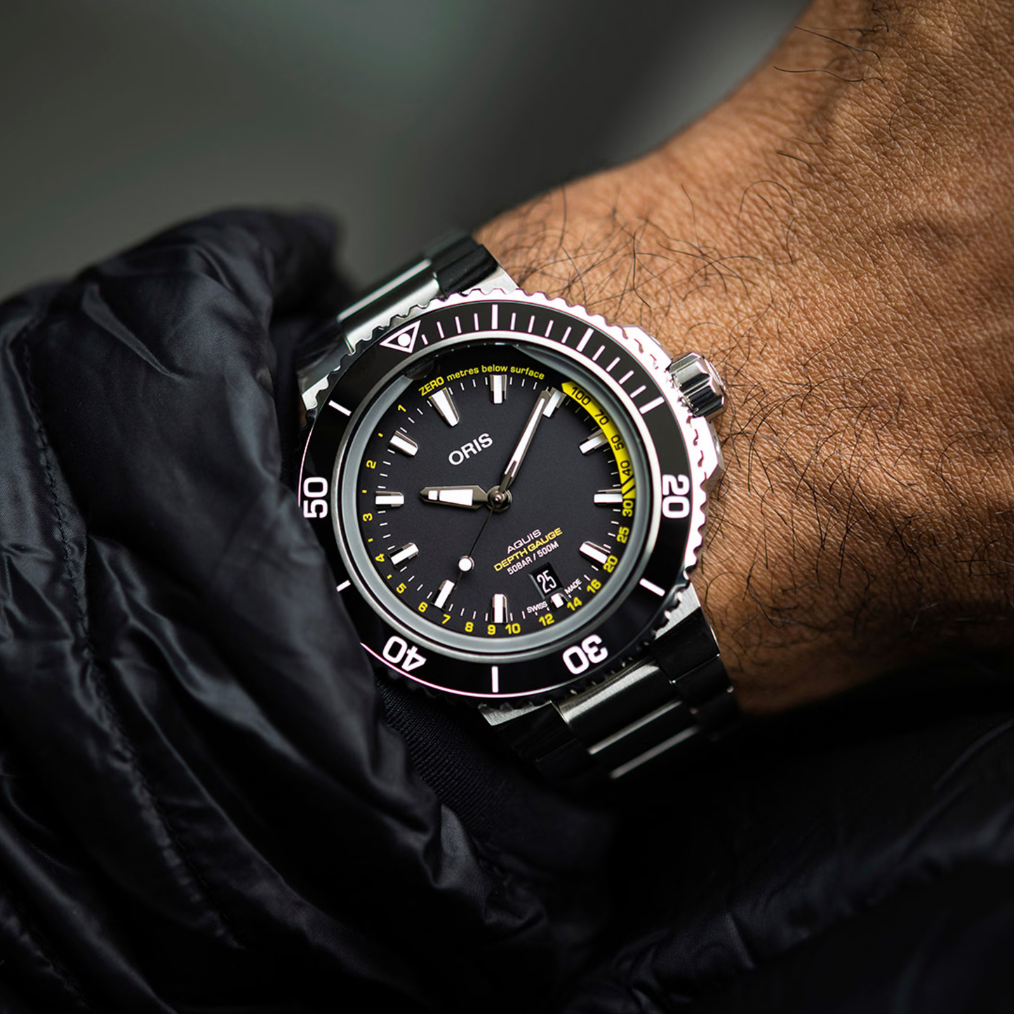 Oris Aquis Depth Gauge Stainless Steel Black Dial Automatic Watch 45.8mm