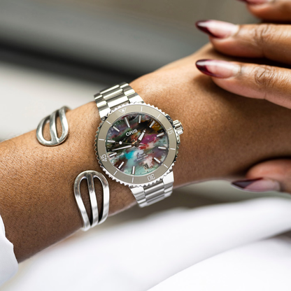 Oris Aquis Date Stainless Steel  Multicoloured Dial Automatic Watch 36.5 mm