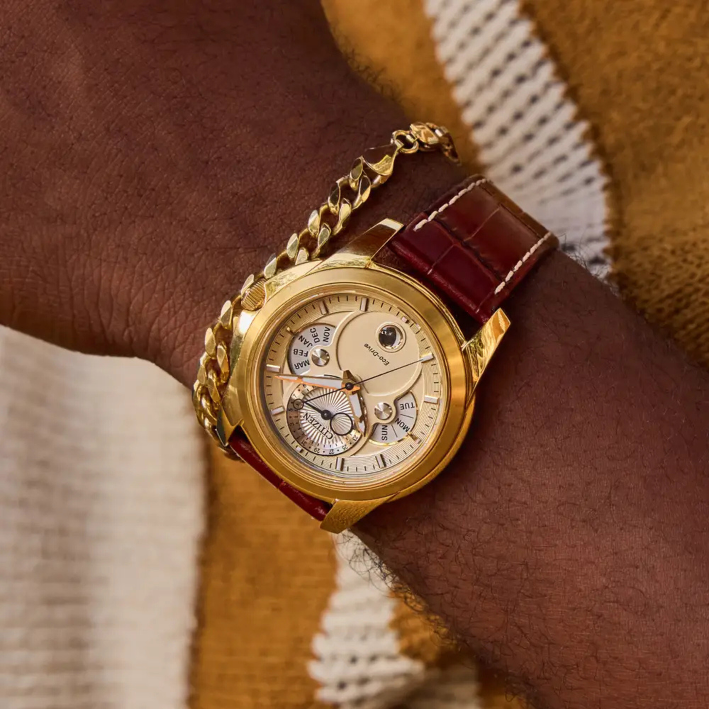 Citizen Calendrier Leather Strap Gold-Tone Dial Watch 41.8 mm