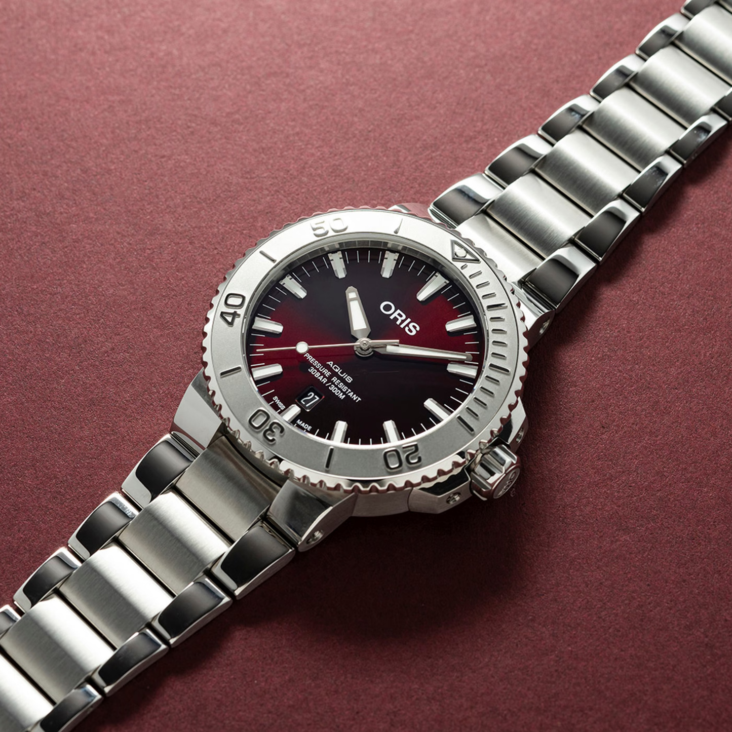 Oris Aquis Date Relief Stainless Steel Red Dial Automatic Watch 41.5 mm