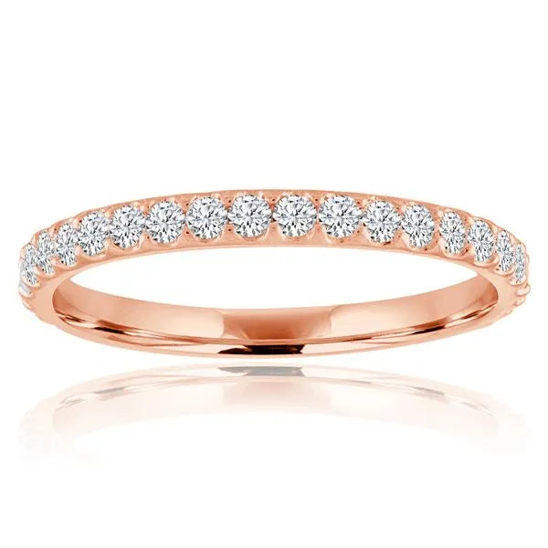 This gold 14K Rose' Gold rose wedding band features a pavé style with a pavé setting. The design is accented with diamonds totaling about 0.5 carats.