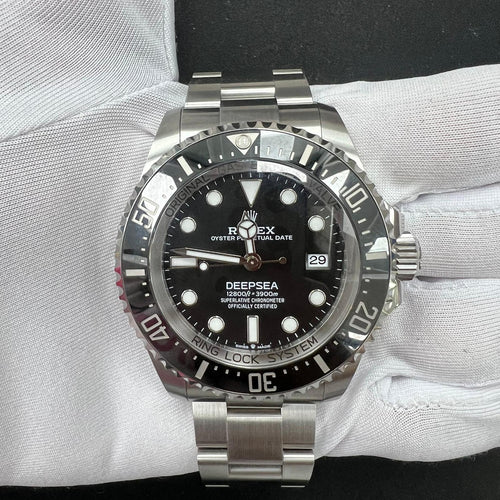 Pre-Owned Rolex Submariner