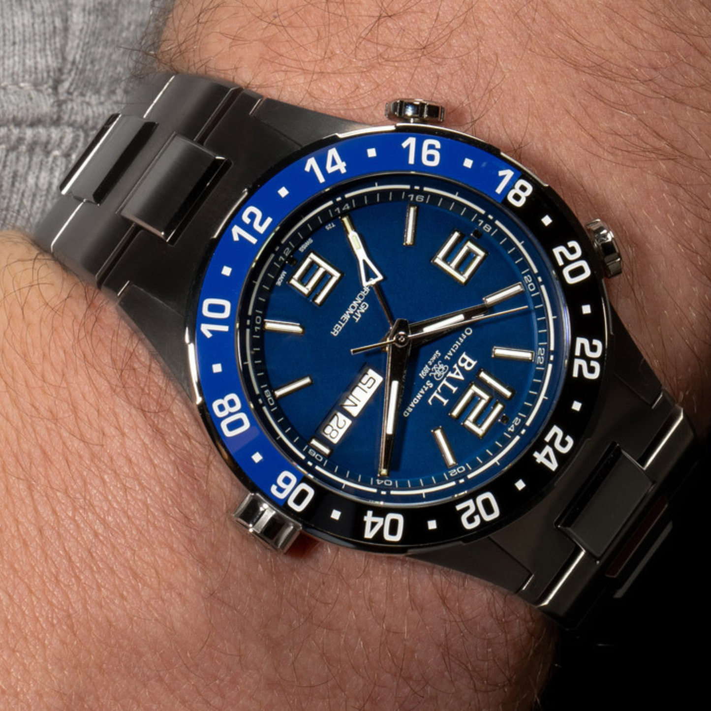 BALL Roadmaster Marine GMT Titanium Black Dial Automatic Watch 40mm