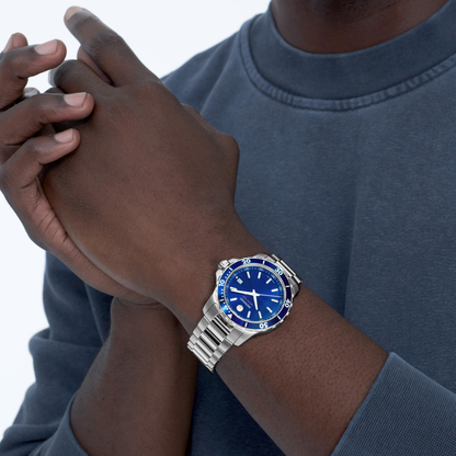 Movado Series 800 Blue Dial Stainless Steel Swiss Watch 40 mm